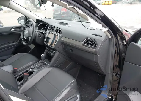 2021 Volkswagen Tiguan 2.0T Se/2.0T Se R-Line Black/2.0T Sel z USA, uszkodzony, nr VIN 3VV2B7AX4MM159373